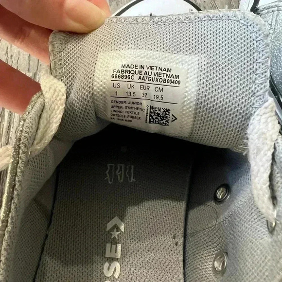 Converse Shoes Silver Star Chuck Taylor Low Top Sneakers Glitter Juniors Size 1 - Picture 8 of 8